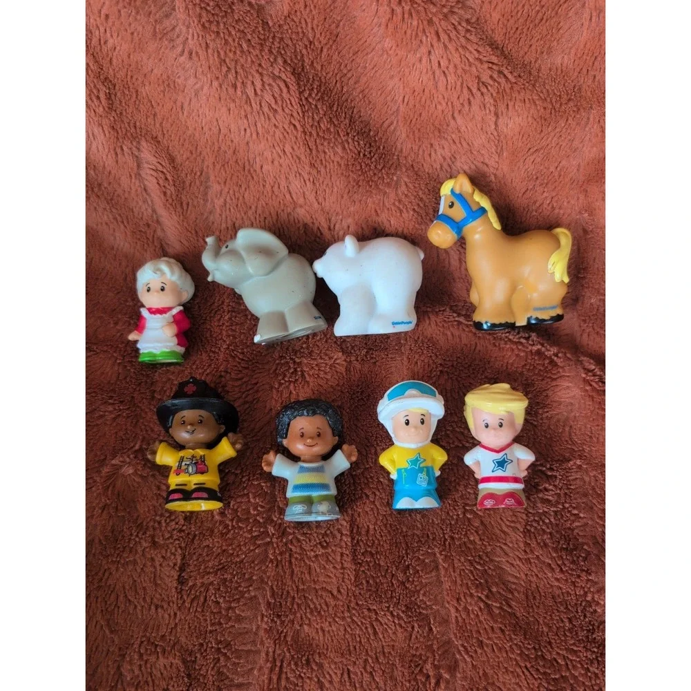 Fisher-Price Little People Figures and Animals Lot of 8 Fire, Farm, Mrs Claus+